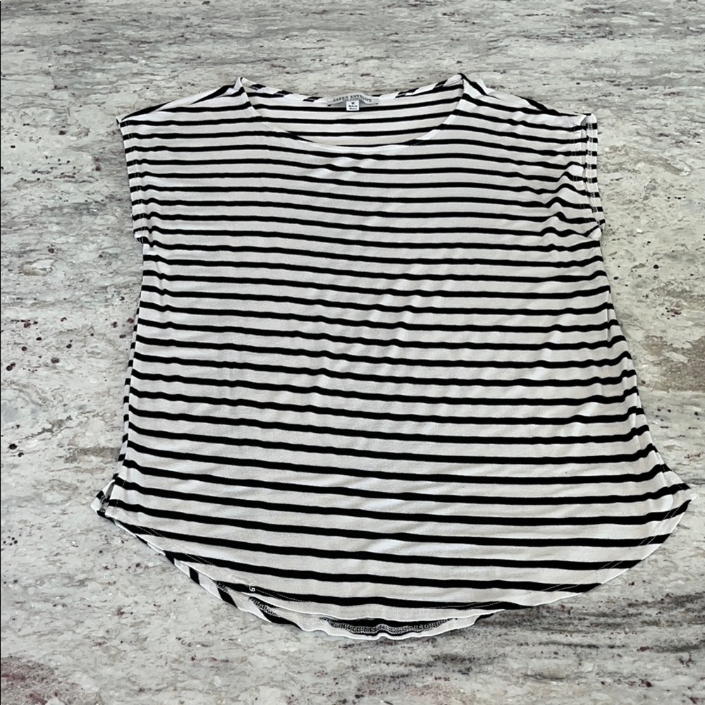 Green Envelope Black and White Capped Sleeve Tee, M